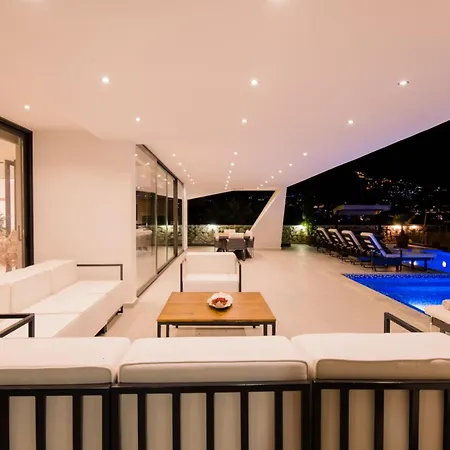 Villa Yana, Indoor Heated Pool, Sauna, Turkish Bath, Cinema Room, Real Luxury