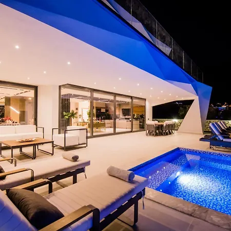 Yana, Indoor Heated Pool, Sauna, Turkish Bath, Cinema Room, Real Luxury Willa *